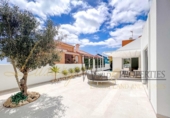 Chalet independiente con terreno en venta en la España, Adeje, ref: TR220911 foto