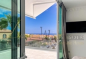 Chalet independiente con terreno en venta en la España, Adeje, ref: TR220911 foto