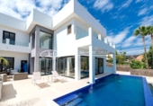 Chalet independiente con terreno en venta en la España, Marbella, ref: TR171709 foto