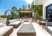 Chalet independiente con terreno en venta en la España, Marbella, ref: TR171709 foto