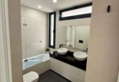 Chalet independiente con terreno en venta en la España, Madrid, ref: TR264663 foto