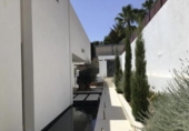 Chalet independiente con terreno en venta en la España, Málaga, ref: TR142917 foto