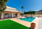 Chalet independiente con terreno en venta en la España, L'Alfàs del Pi, ref: TR171123 foto