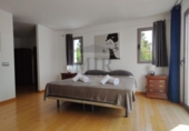 Chalet independiente con terreno en venta en la España, Marbella, ref: TR170889 foto
