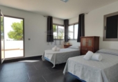 Chalet independiente con terreno en venta en la España, Marbella, ref: TR170889 foto