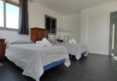 Chalet independiente con terreno en venta en la España, Marbella, ref: TR170889 foto