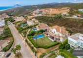 Chalet independiente con terreno en venta en la España, La Línea de la Concepción, ref: TR266298 foto