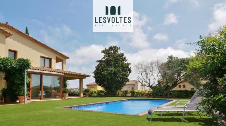 Gerona - Mont-ras - 1080m2