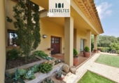 Chalet independiente con terreno en venta en la España, Mont-ras, ref: TR264271 foto