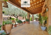 Chalet independiente con terreno en venta en la España, Mont-ras, ref: TR264271 foto