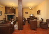 Chalet independiente con terreno en venta en la España, Alcuéscar, ref: TR264266 foto