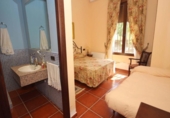 Chalet independiente con terreno en venta en la España, Alcuéscar, ref: TR264266 foto
