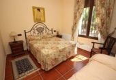 Chalet independiente con terreno en venta en la España, Alcuéscar, ref: TR264266 foto