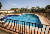 Chalet independiente con terreno en venta en la España, Alcuéscar, ref: TR264266 foto