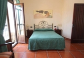 Chalet independiente con terreno en venta en la España, Alcuéscar, ref: TR264266 foto