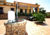 Chalet independiente con terreno en venta en la España, Alcuéscar, ref: TR264266 foto