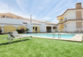 Chalet independiente con terreno en venta en la España, Chiclana de la Frontera, ref: TR139048 foto