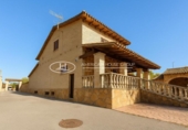 Chalet independiente con terreno en venta en la España, Chiclana de la Frontera, ref: TR246660 foto