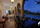 Chalet independiente con terreno en venta en la España, Málaga, ref: TR239348 foto