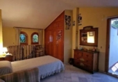 Chalet independiente con terreno en venta en la España, Málaga, ref: TR239348 foto
