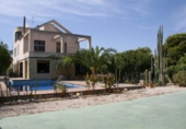 Chalet independiente con terreno en venta en la España, Alicante, ref: TR146013 foto