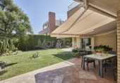 Chalet independiente con terreno en venta en la España, Alicante, ref: TR165285 foto
