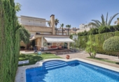 Chalet independiente con terreno en venta en la España, Alicante, ref: TR165285 foto