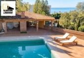 Chalet independiente con terreno en venta en la España, Málaga, ref: TR159977 foto