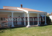 Chalet independiente con terreno en venta en la España, San Bartolomé de Tirajana, ref: TR137025 foto