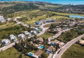 Chalet independiente con terreno en venta en la España, Estepona, ref: TR142731 foto