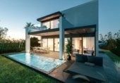 Chalet independiente con terreno en venta en la España, Estepona, ref: TR162181 foto