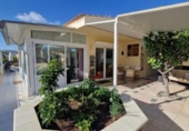 Chalet independiente con terreno en venta en la España, Arona, ref: TR144699 foto
