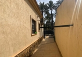 Chalet independiente con terreno en venta en la España, Elche, ref: TR133701 foto