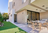 Chalet independiente con terreno en venta en la España, Marbella, ref: TR133975 foto