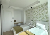 Chalet independiente con terreno en venta en la España, Marbella, ref: TR241251 foto