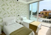 Chalet independiente con terreno en venta en la España, Marbella, ref: TR144867 foto