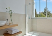 Chalet independiente con terreno en venta en la España, Marbella, ref: TR239778 foto