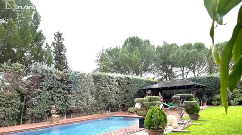 Comunidad de Madrid - Las Rozas de Madrid - 1300m2