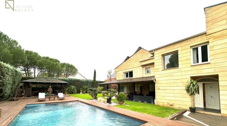 Comunidad de Madrid - Las Rozas de Madrid - 1300m2