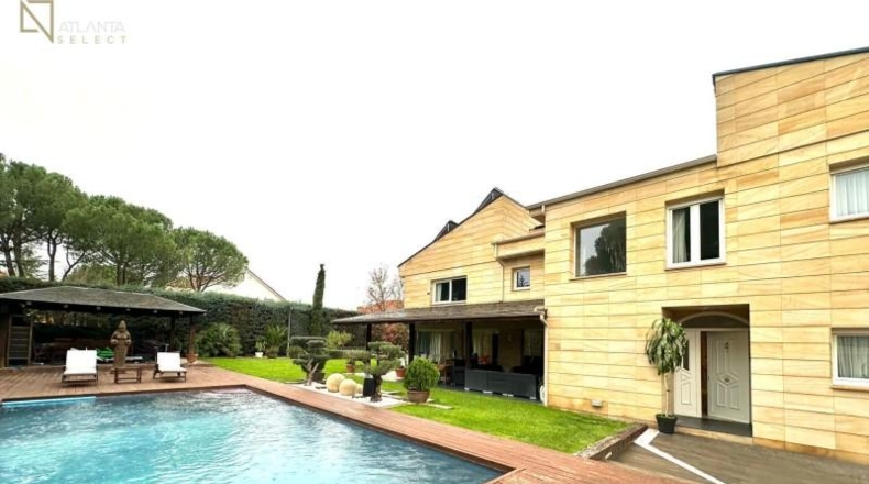 Comunidad de Madrid - Las Rozas de Madrid - 1300m2