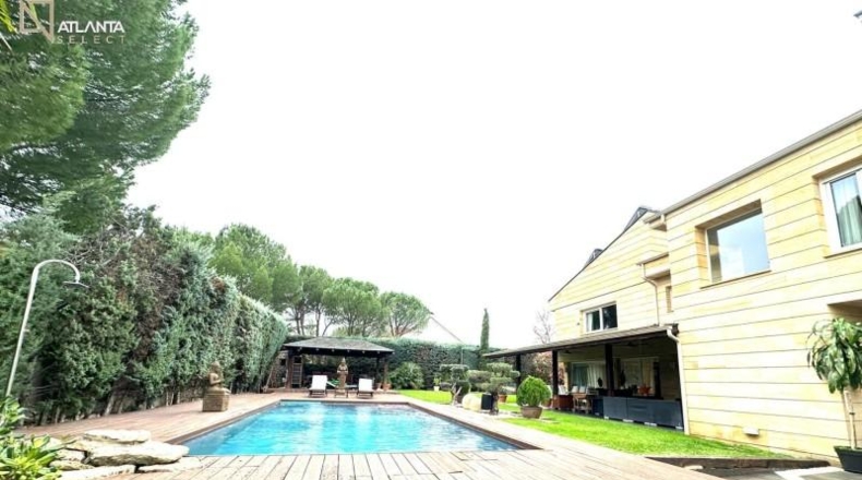 Comunidad de Madrid - Las Rozas de Madrid - 1300m2