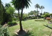 Chalet independiente con terreno en venta en la España, Marbella, ref: TR162238 foto