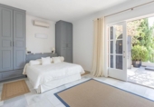 Chalet independiente con terreno en venta en la España, Benahavís, ref: TR133411 foto