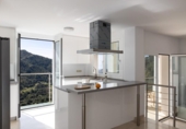 Chalet independiente con terreno en venta en la España, Benahavís, ref: TR163540 foto