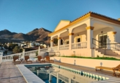 Chalet independiente con terreno en venta en la España, Benalmádena, ref: TR264758 foto