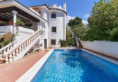 Chalet independiente con terreno en venta en la España, Marbella, ref: TR260610 foto