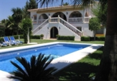 Chalet independiente con terreno en venta en la España, Marbella, ref: TR156461 foto