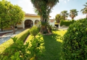 Chalet independiente con terreno en venta en la España, Marbella, ref: TR156461 foto