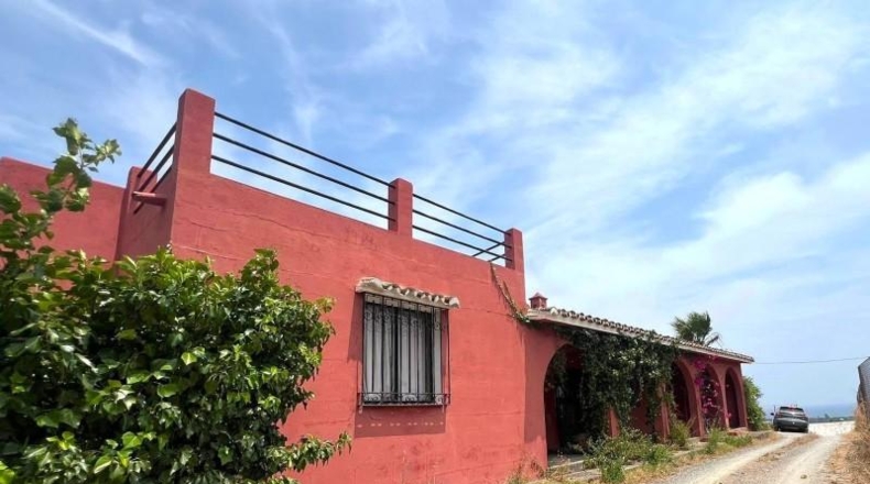 Málaga - Estepona - 49000m2