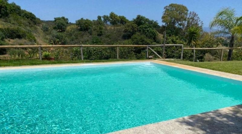Málaga - Estepona - 49000m2